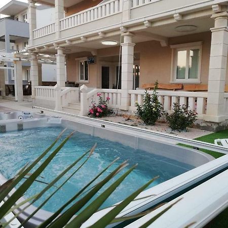 Guesthouse Villa Jurisic โนวาลยา ภายนอก รูปภาพ