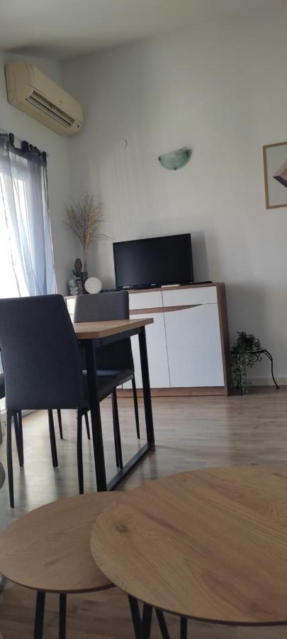 Guesthouse Villa Jurisic โนวาลยา ภายนอก รูปภาพ