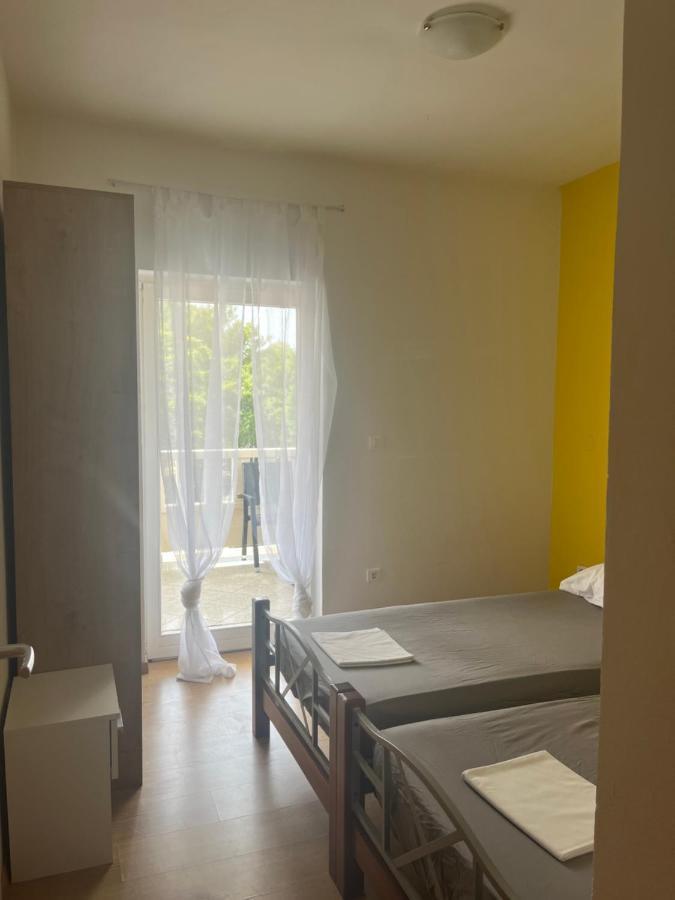 Guesthouse Villa Jurisic โนวาลยา ภายนอก รูปภาพ