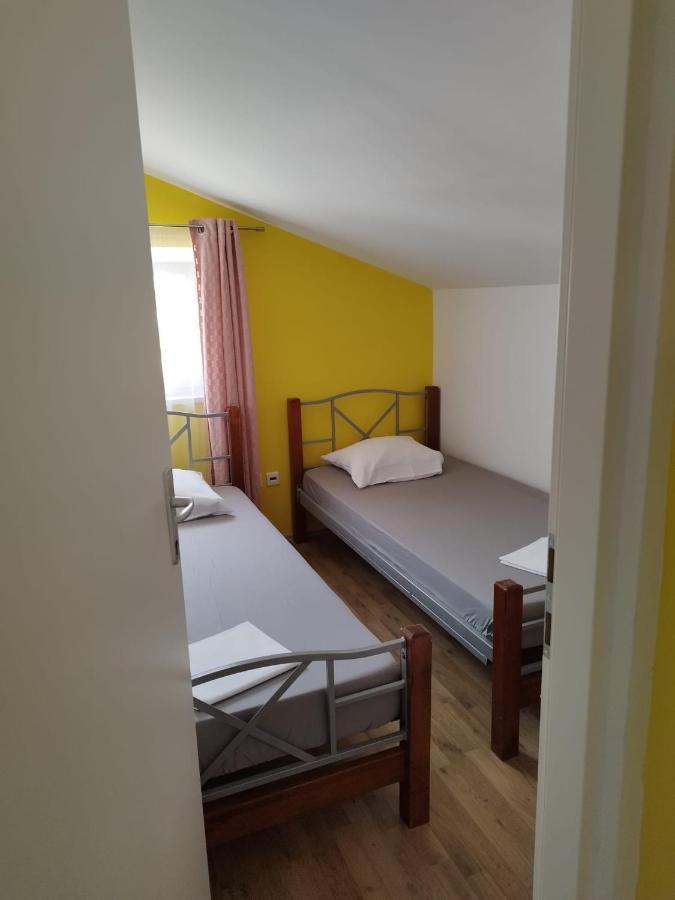 Guesthouse Villa Jurisic โนวาลยา ภายนอก รูปภาพ