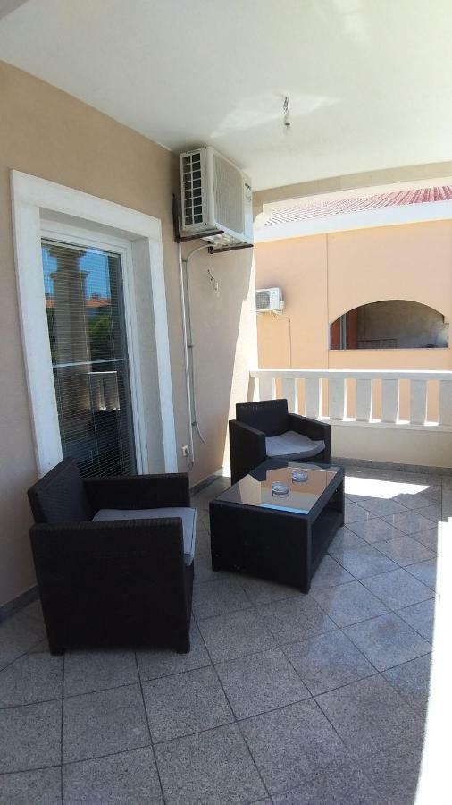Guesthouse Villa Jurisic โนวาลยา ภายนอก รูปภาพ