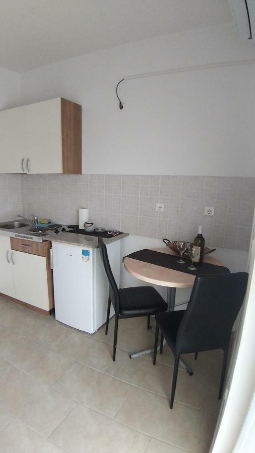 Guesthouse Villa Jurisic โนวาลยา ภายนอก รูปภาพ