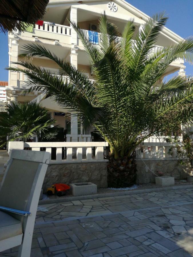 Guesthouse Villa Jurisic โนวาลยา ภายนอก รูปภาพ